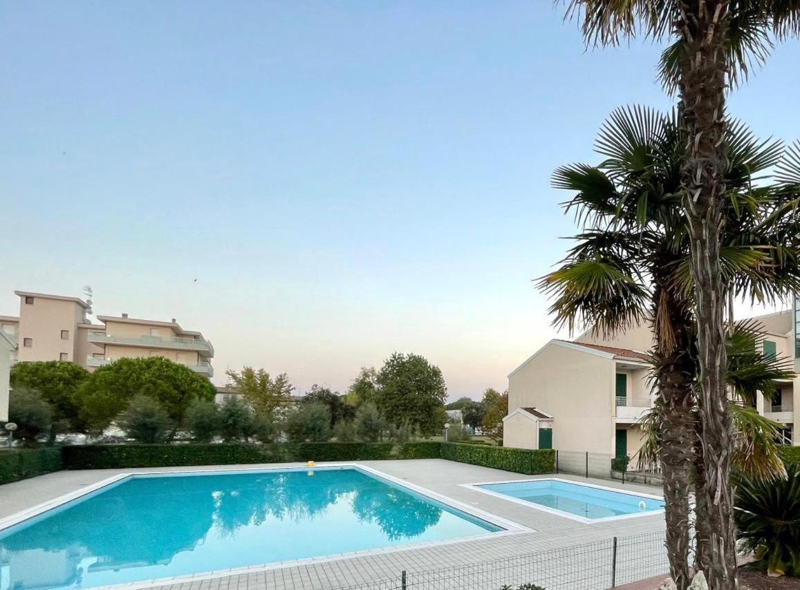 Apartment Caorle De Lux Swimming Pool, Parking, Garden ภายนอก รูปภาพ