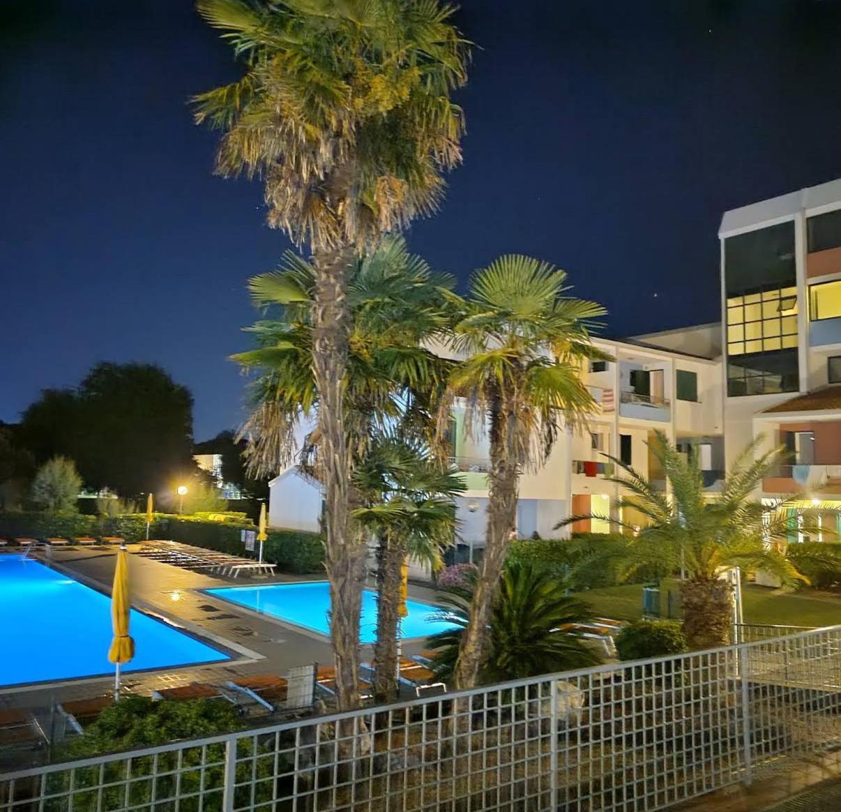 Apartment Caorle De Lux Swimming Pool, Parking, Garden ภายนอก รูปภาพ